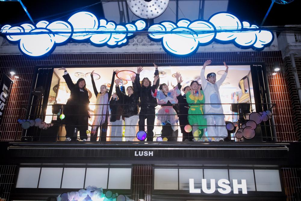 성수점 2층이 연극 무대가 된 사연은?